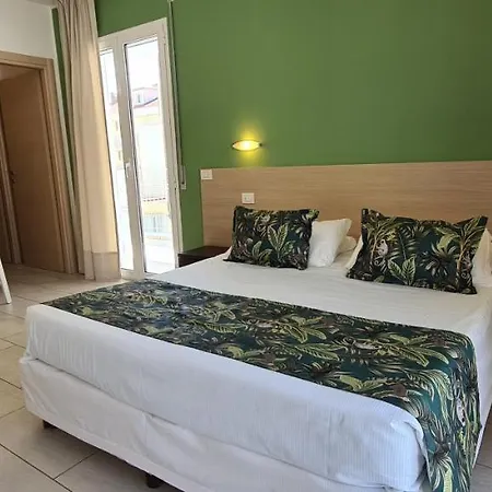 Rubino A 100 Passi Dal Mare - P R A T U R E C C I Group Appartement *