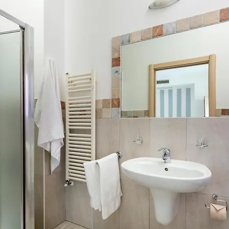 Rubino A 100 Passi Dal Mare - P R A T U R E C C I Group Appartement Riccione