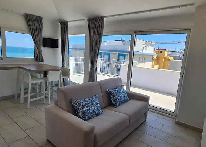 Rubino Smart - Arredi Nuovi, Doppi Balconi O Patio A 100m Dal Mare - P R A T U R E C C I Group *