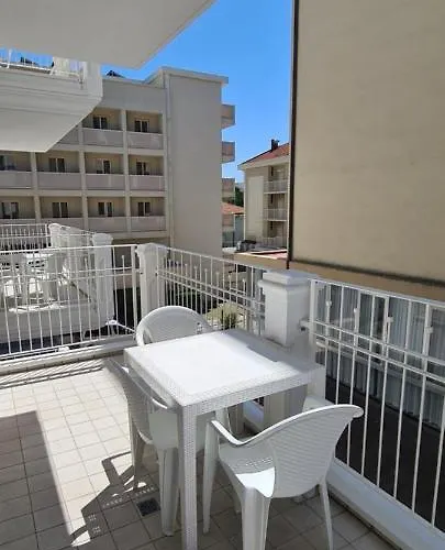 Rubino Smart - Arredi Nuovi, Doppi Balconi O Patio A 100m Dal Mare - P R A T U R E C C I Group *