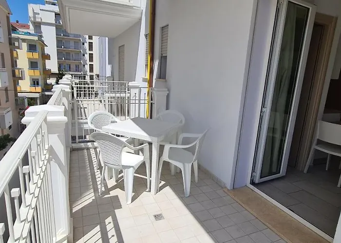 Rubino Smart - Arredi Nuovi, Doppi Balconi O Patio A 100m Dal Mare - P R A T U R E C C I Group شقة