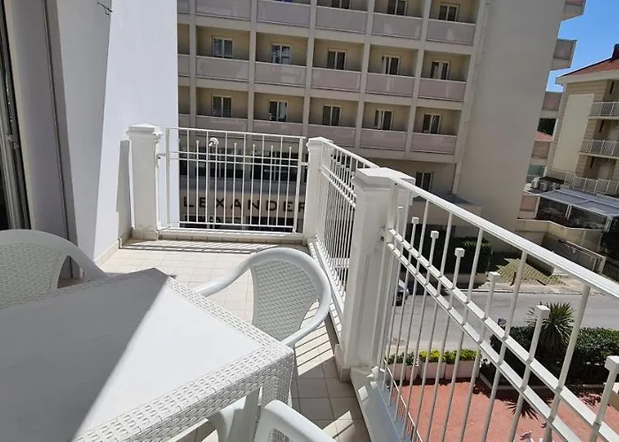 Appartement Rubino Smart - Arredi Nuovi, Doppi Balconi O Patio A 100m Dal Mare - P R A T U R E C C I Group Riccione