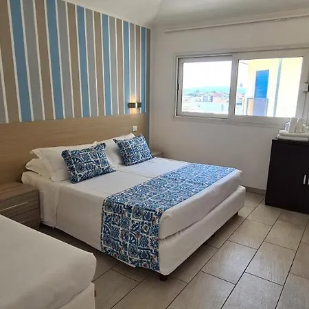 Rubino Smart Stay - Arredi Nuovi, Doppi Balconi O Patio A 100M Dal Mare - P R A T U R E C C I Group Διαμέρισμα *