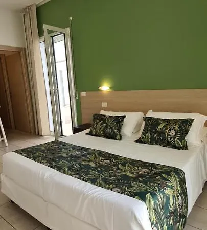 Apartment Rubino A 100 Passi Dal Mare - P R A T U R E C C I Group