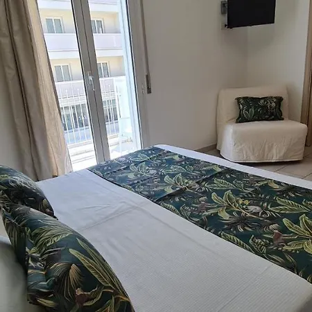 Appartamento Rubino Smart - Arredi Nuovi, Doppi Balconi O Patio A 100m Dal Mare - P R A T U R E C C I Group Riccione