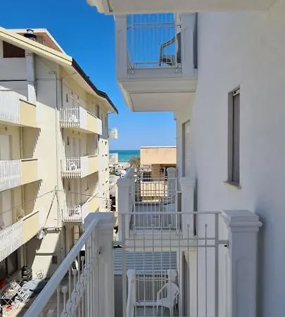Rubino Smart - Arredi Nuovi, Doppi Balconi O Patio A 100m Dal Mare - P R A T U R E C C I Group * Riccione