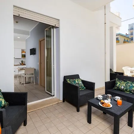 Rubino A 100 Passi Dal Mare - P R A T U R E C C I Group *