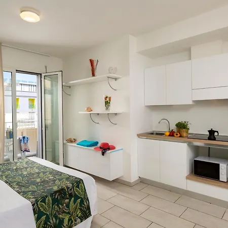Appartamento Rubino Smart - Arredi Nuovi, Doppi Balconi O Patio A 100m Dal Mare - P R A T U R E C C I Group Riccione