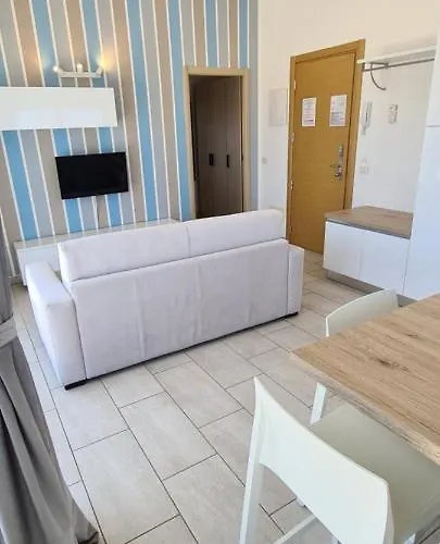 Rubino Smart - Arredi Nuovi, Doppi Balconi O Patio A 100m Dal Mare - P R A T U R E C C I Group