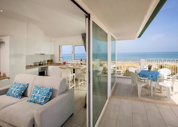 Rubino Smart - Arredi Nuovi, Doppi Balconi O Patio A 100m Dal Mare - P R A T U R E C C I Group *