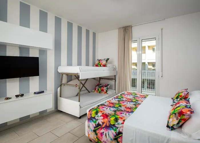 Rubino Smart - Arredi Nuovi, Doppi Balconi O Patio A 100m Dal Mare - P R A T U R E C C I Group * Riccione