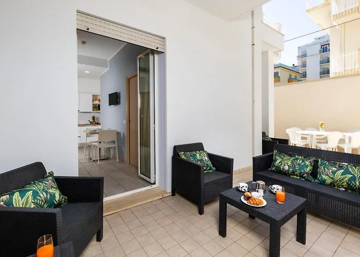 Rubino Smart - Arredi Nuovi, Doppi Balconi O Patio A 100m Dal Mare - P R A T U R E C C I Group *